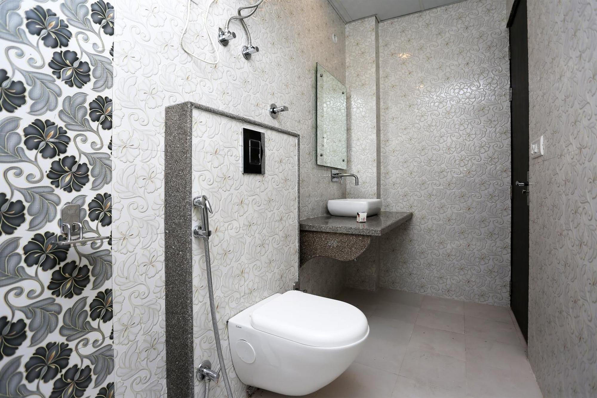 Hotel O M Suites New Delhi Extérieur photo