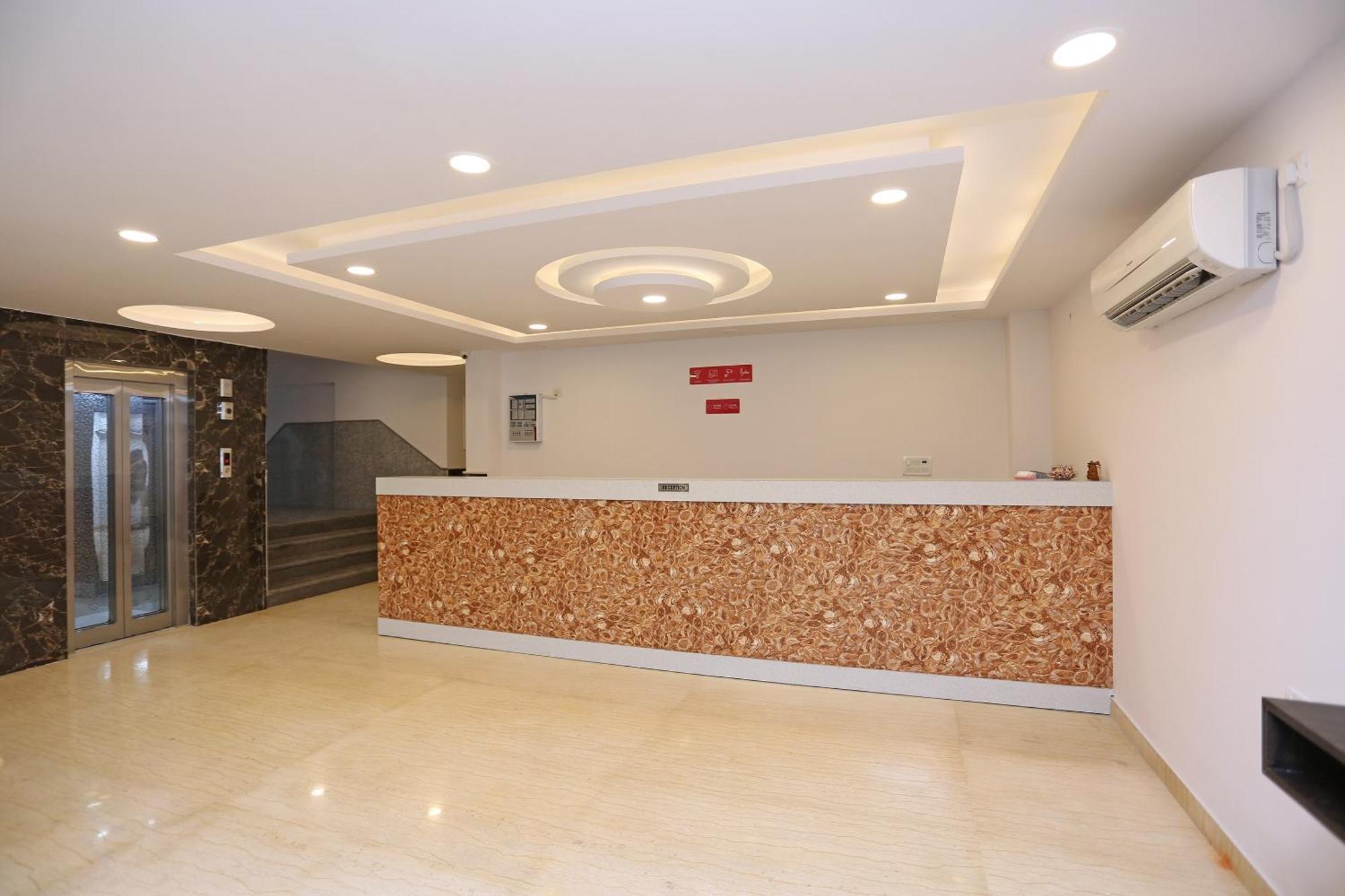 Hotel O M Suites New Delhi Extérieur photo