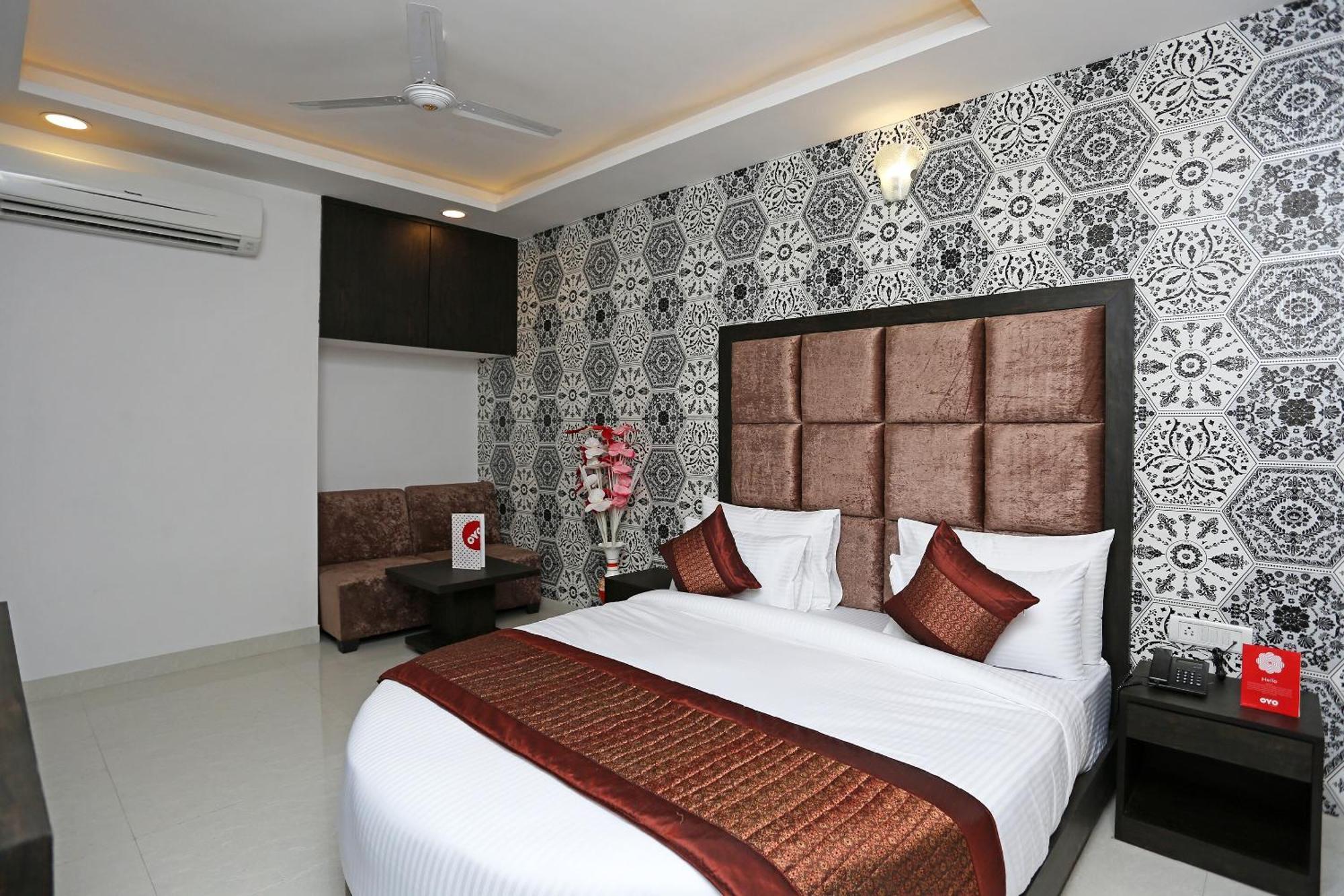 Hotel O M Suites New Delhi Extérieur photo